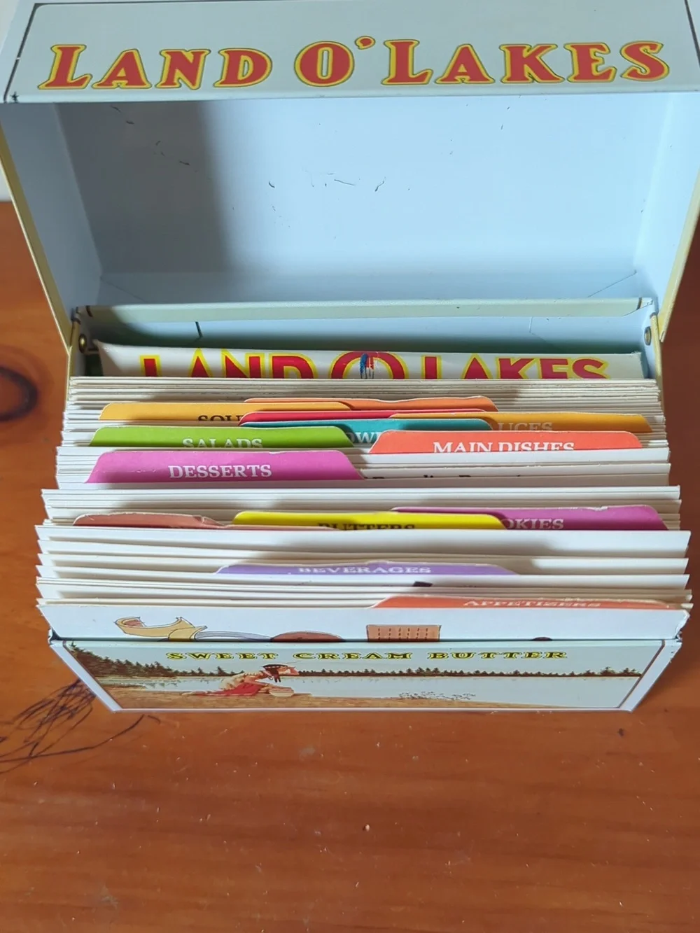 Vintage Land O'Lakes Sweet Cream Butter Tin Recipe Box With Recipes - Picture 8 of 9